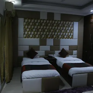 *** Hotel Treebo Marigold India
